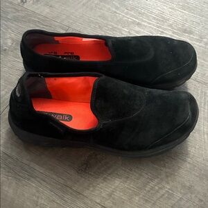 Sketchers go walk black suede loafers W7
